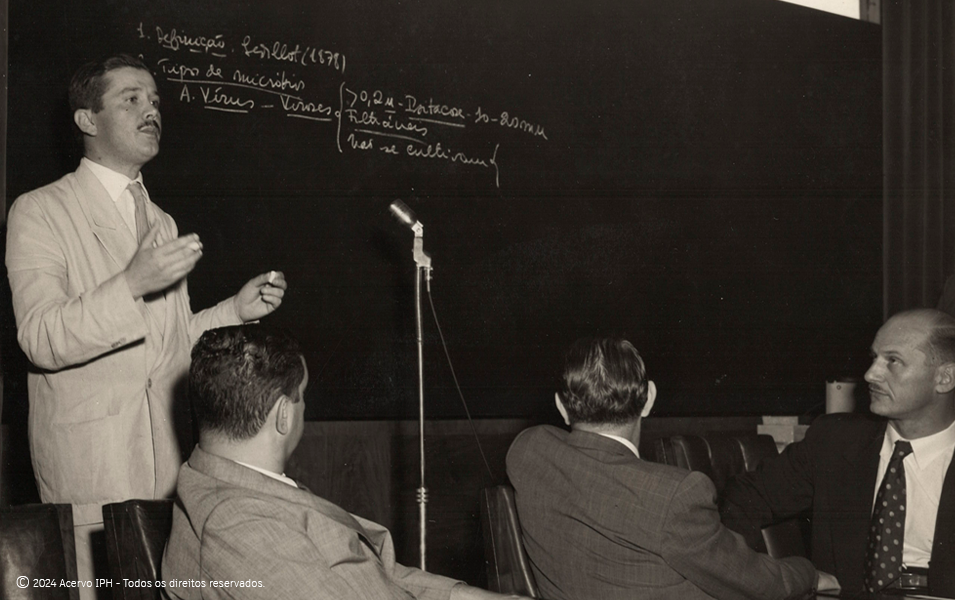 Aula inaugural do 1º Curso de Técnica Asséptica e de Esterilização (1955)